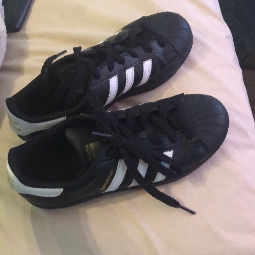 Adidas superstars black